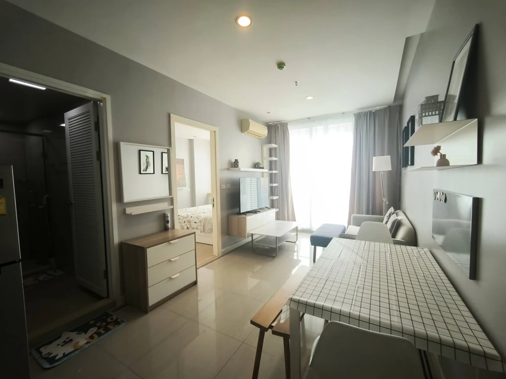 For Rent Tc green, north, beautiful, clear view. The room is well decorated, very nice, just come in and move in.