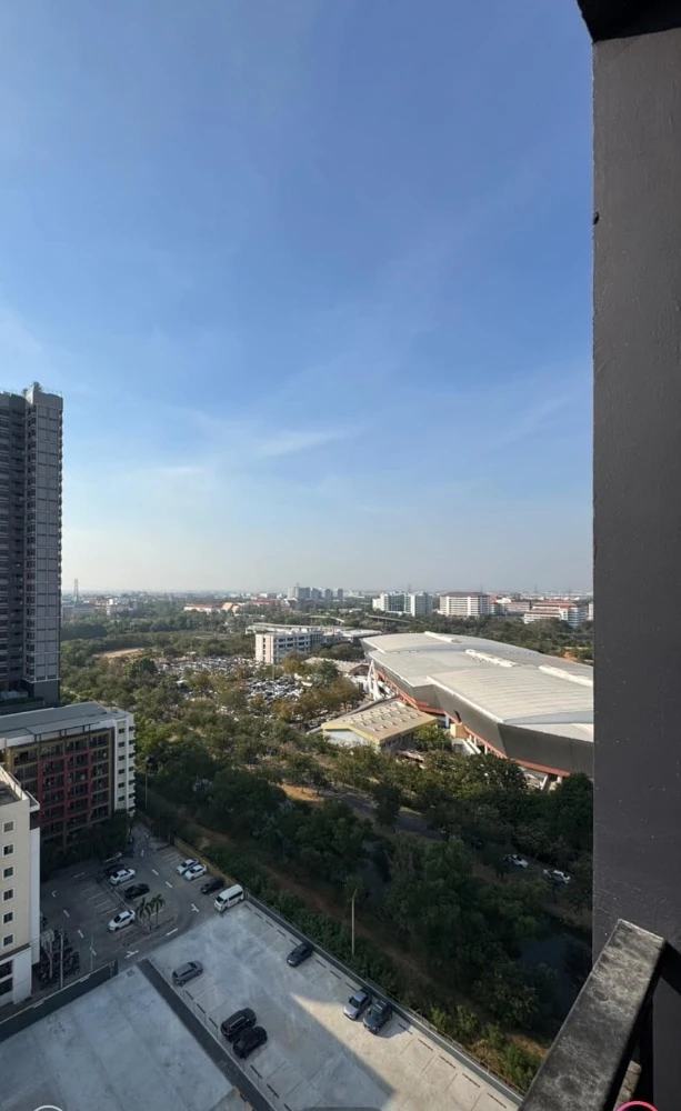 For rent Terra residence, separated into a bedroom and living room. I must say that you can't miss it.