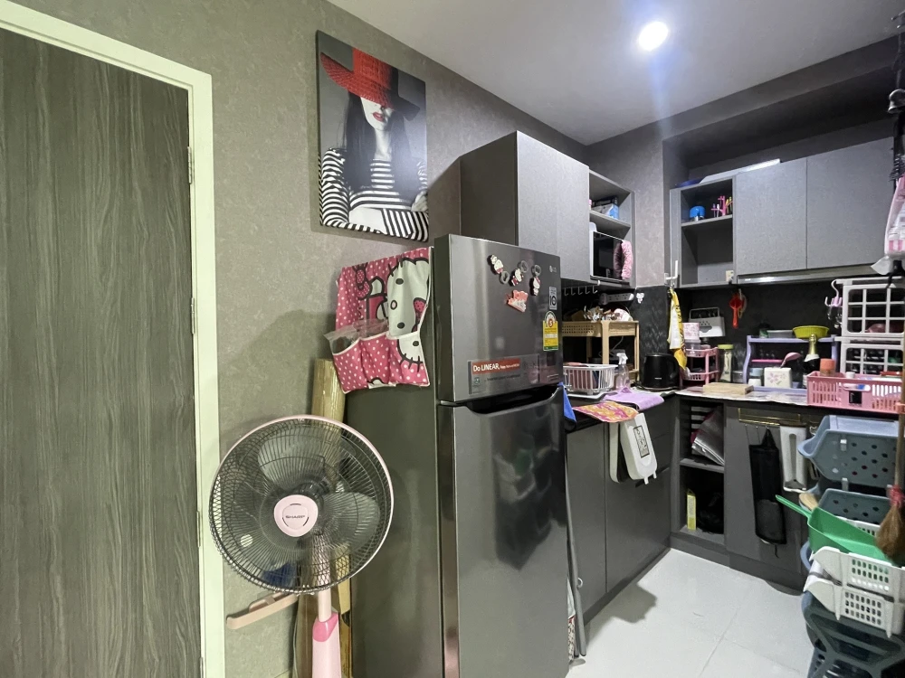 For rent Thana Astoria ห้องพร้อมอยู่ เฟอร์ เครื่องใช้ไฟฟ้าครบครัน ราคาอย่างคุ้ม รีบมาจองเลย