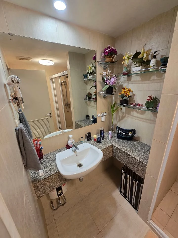 For Rent: The Clover Thonglor, spacious and comfortable room, full facilities, book now, don't miss out!