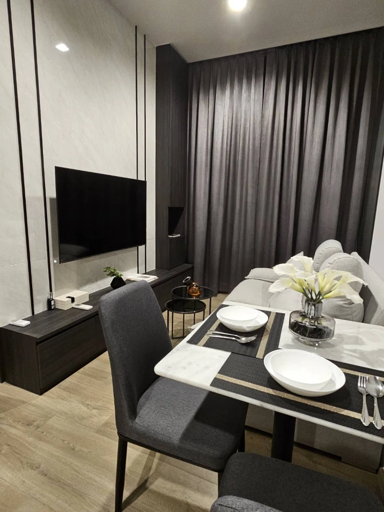 For rent The Crest Park Residences, fully furnished room, ready to move in, complete here, just come and move in, hurry up and reserve.