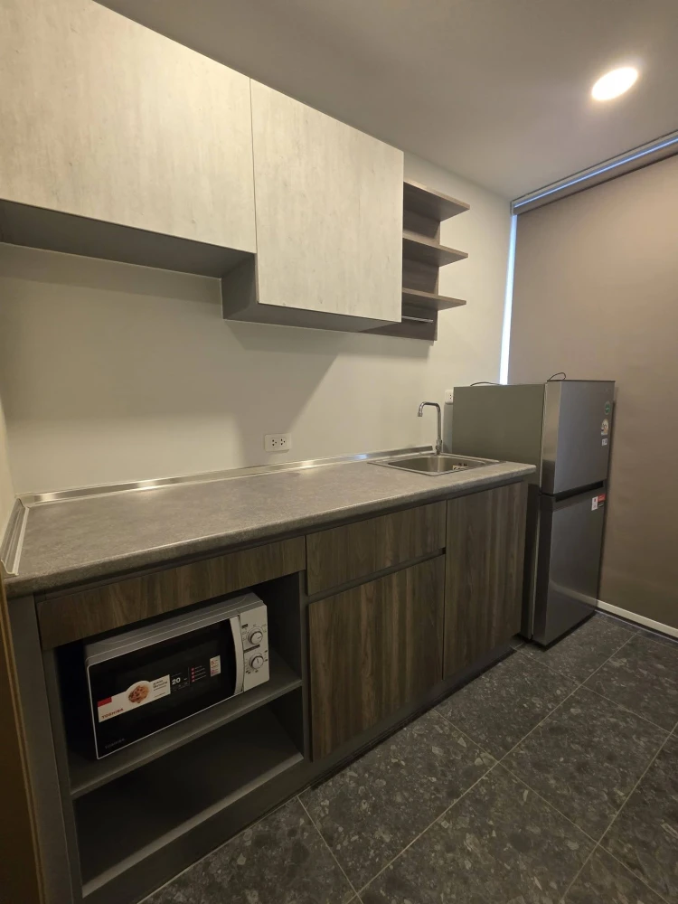 For rent: The Cube Loft Srinakarin - Theparak. A nice, well-partitioned room with separate zones. Don't miss out!