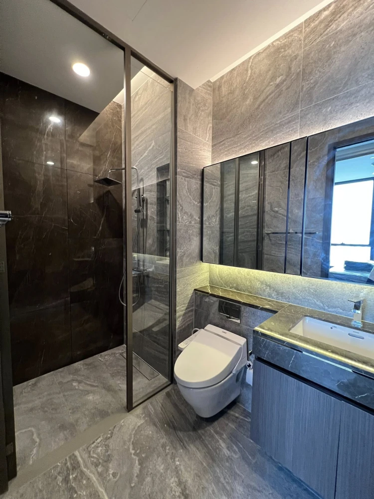 For rent The Esse Sukhumvit 36 ห้องแต่งพร้อมอยู่ ชั้น 21 ได้วิวสูง ครบจบที่นี่ ลากกระเป๋าเข้าอยู่ได้เลย