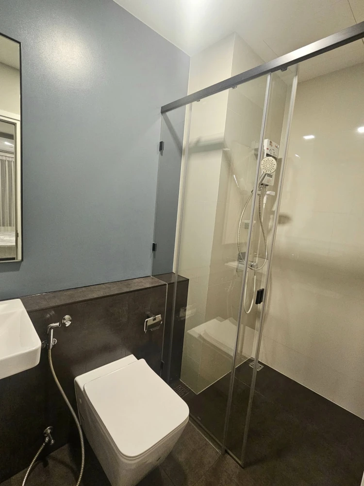 For rent The Key MRT Phetkasem 48, well-separated rooms, great price, hurry up and reserve now, don't miss out.