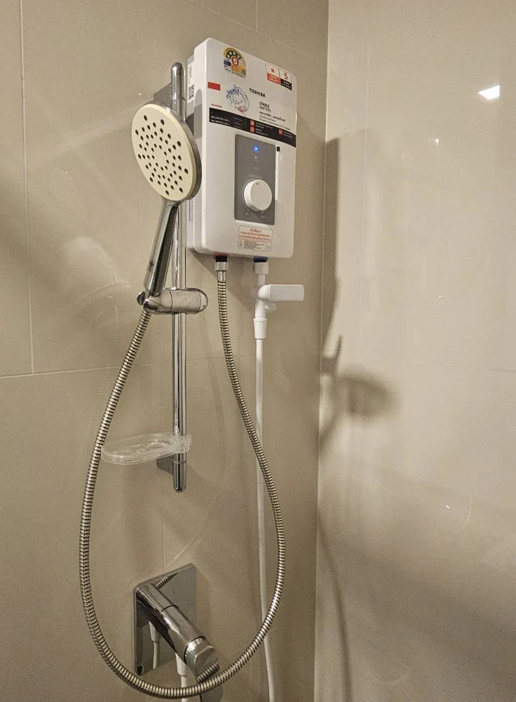 For rent The Key MRT Phetkasem 48, well-separated rooms, great price, hurry up and reserve now, don't miss out.