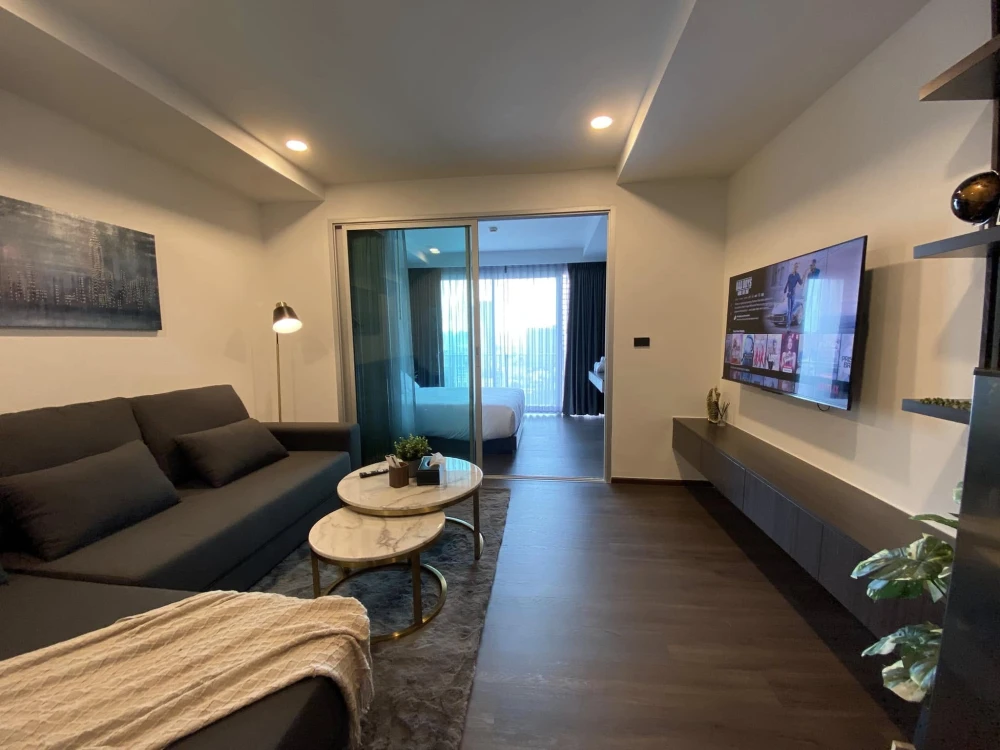 For rent!! Condo The Line Phahon Yothin Park, 19th floor, city view, fully furnished, bring your bags and move in immediately, book now!!