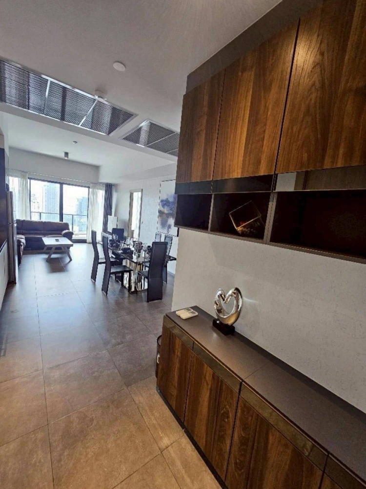 For rent The Lofts Asoke ห้องใหญ่อยู่สบาย แต่งครบจบที่เดียว ลากกระเป๋าเข้าอยู่ได้เลย