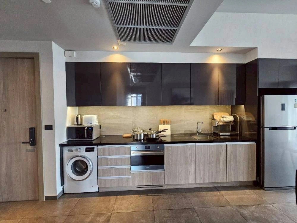 For rent The Lofts Asoke ห้องใหญ่อยู่สบาย แต่งครบจบที่เดียว ลากกระเป๋าเข้าอยู่ได้เลย