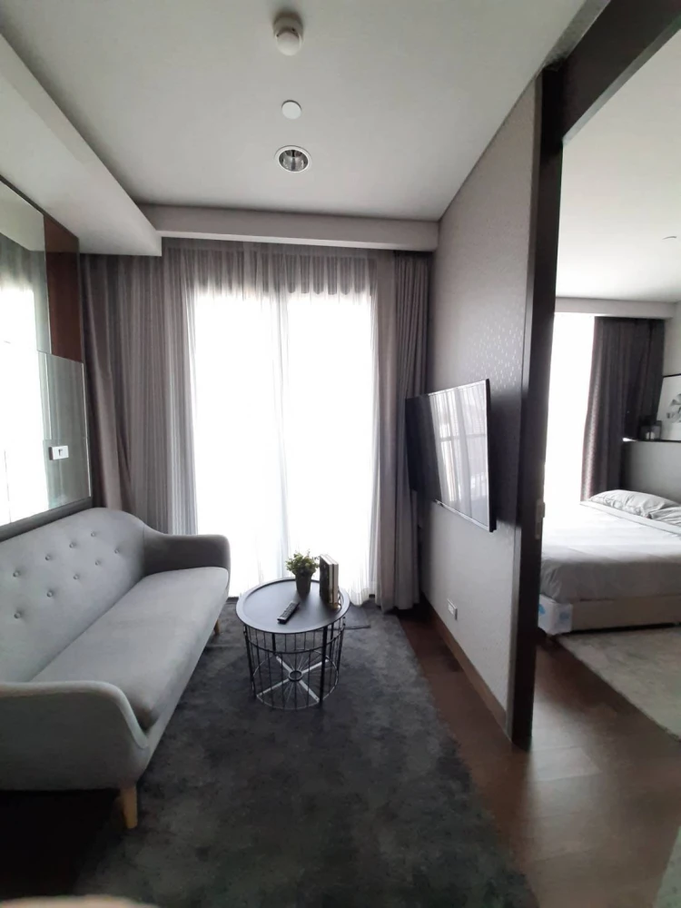 For rent The lumpini 24 ห้องพร้อมอยู่ แต่งครบจบที่นี่ ลากกระเป๋าใบเดียวเข้าอยู่ได้เลย อย่ารอช้า