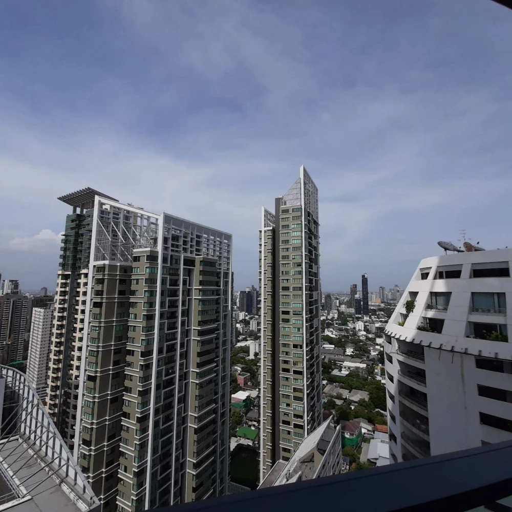 For rent The lumpini 24 ห้องพร้อมอยู่ แต่งครบจบที่นี่ ลากกระเป๋าใบเดียวเข้าอยู่ได้เลย อย่ารอช้า