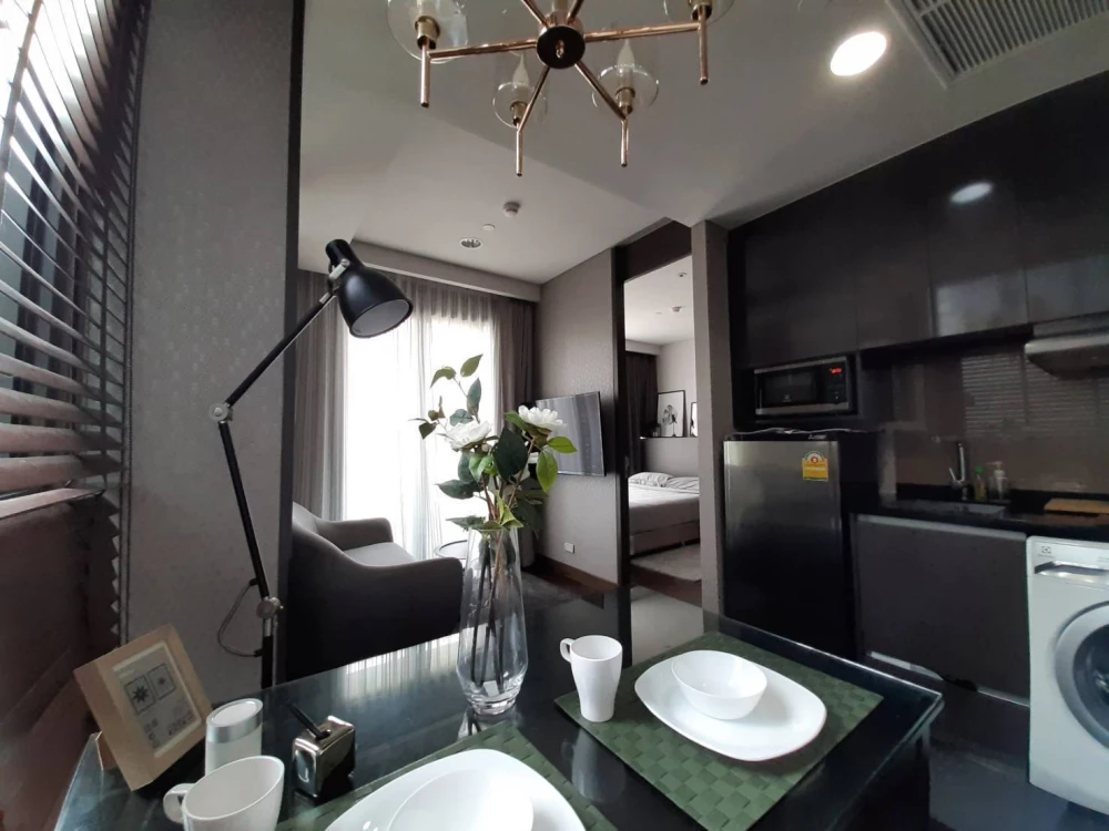 For rent The lumpini 24 ห้องพร้อมอยู่ แต่งครบจบที่นี่ ลากกระเป๋าใบเดียวเข้าอยู่ได้เลย อย่ารอช้า