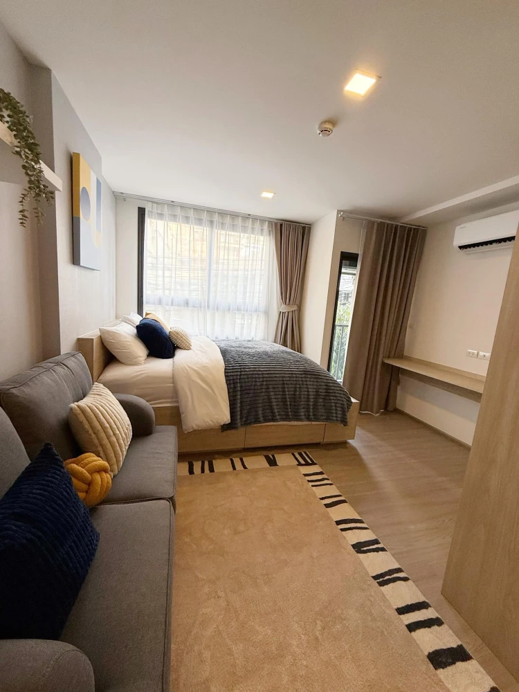 For rent The Muve Pradipat Built-in, complete with closed kitchen and mini walk-in closet, book now.