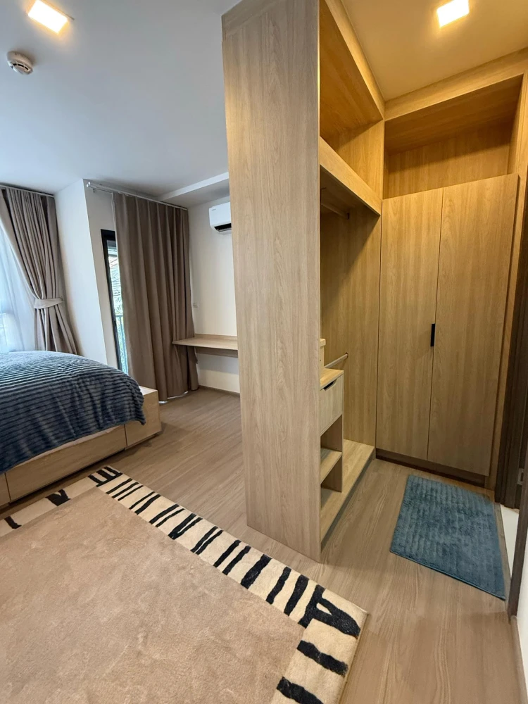 For rent The Muve Pradipat Built-in, complete with closed kitchen and mini walk-in closet, book now.