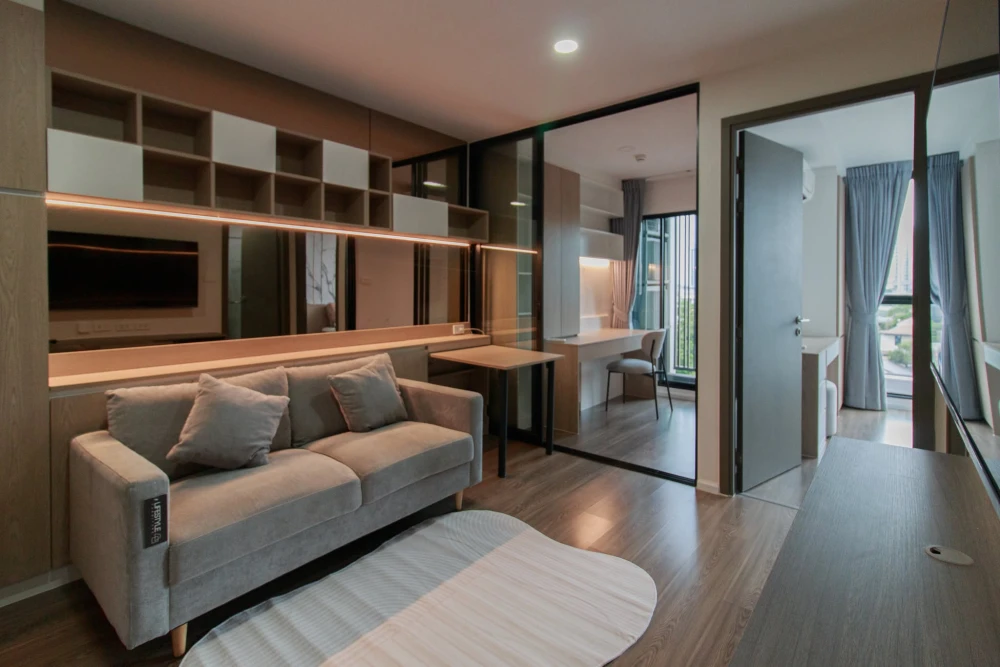 For Rent: THE ORIGIN Ratchada - Ladprao. A lovely unit, fully furnished and equipped with all appliances—just bring your suitcase and move right in.