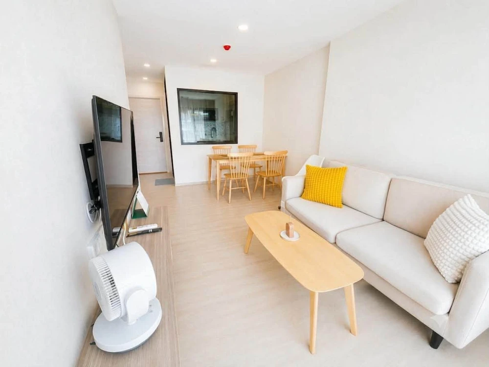 For Rent: The Origin Sukhumvit 105. Spacious and comfortable unit with ample living space. Fully furnished – everything you need is here. Book now, do