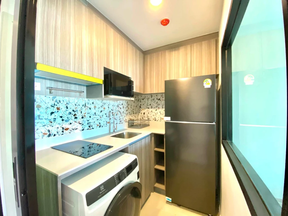 For Rent: The Origin Sukhumvit 105. Spacious and comfortable unit with ample living space. Fully furnished – everything you need is here. Book now, do