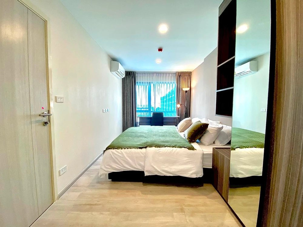 For Rent: The Origin Sukhumvit 105. Spacious and comfortable unit with ample living space. Fully furnished – everything you need is here. Book now, do