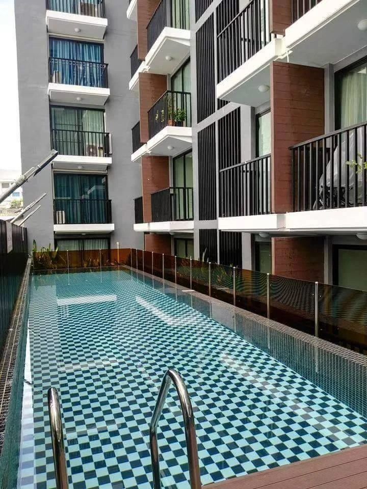 For rent The Paint Palette, spacious room, lots of usable space, reasonable price, book before you miss the opportunity.