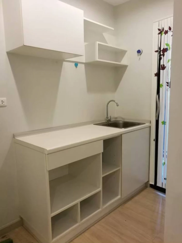 For rent The Paint Palette, spacious room, lots of usable space, reasonable price, book before you miss the opportunity.
