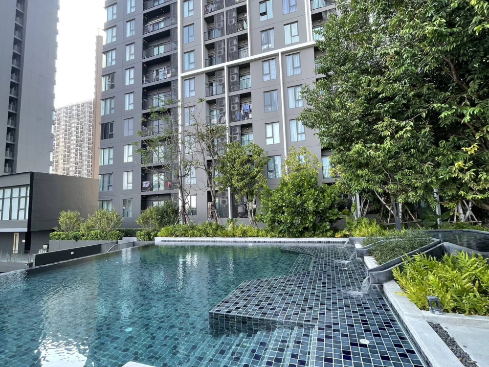 For rent The Parkland Phetkasem 56, 14th floor, pool view, convenient, complete in one place, must hurry to reserve now.