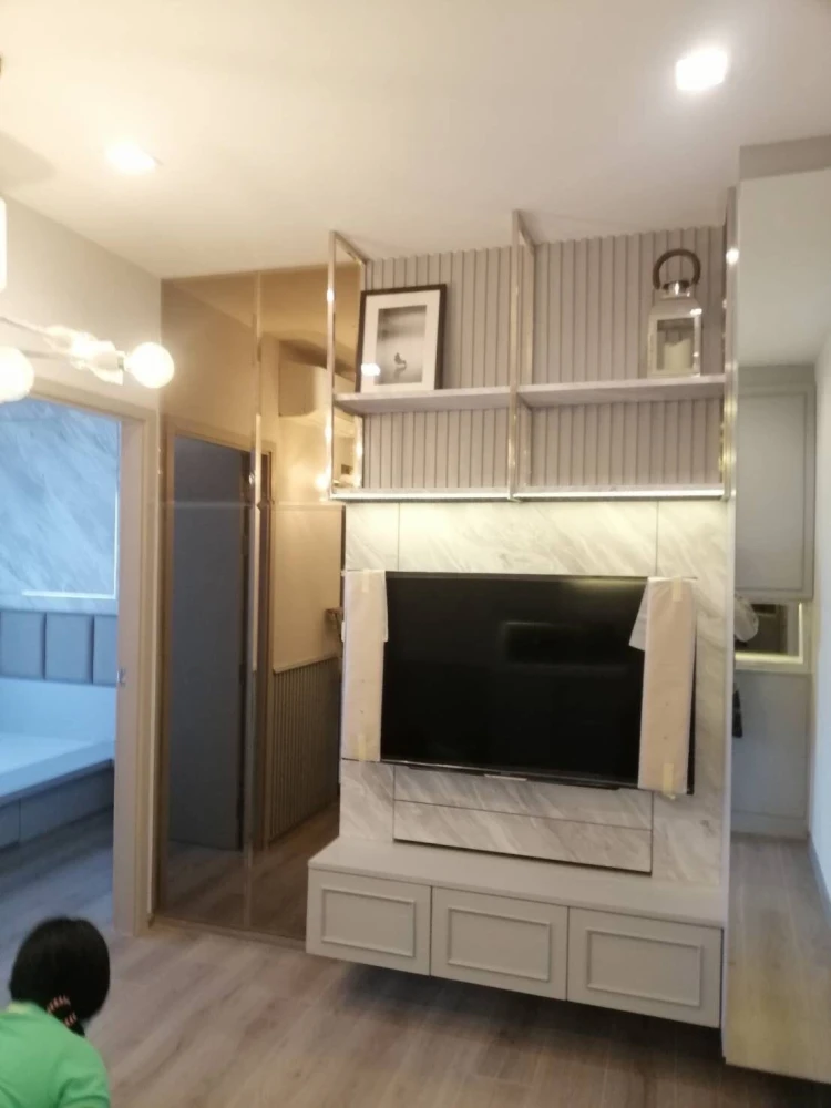 For rent The Politan Aqua, beautifully decorated room, fully built-in, 18th floor, river view, I must say you can't miss it.