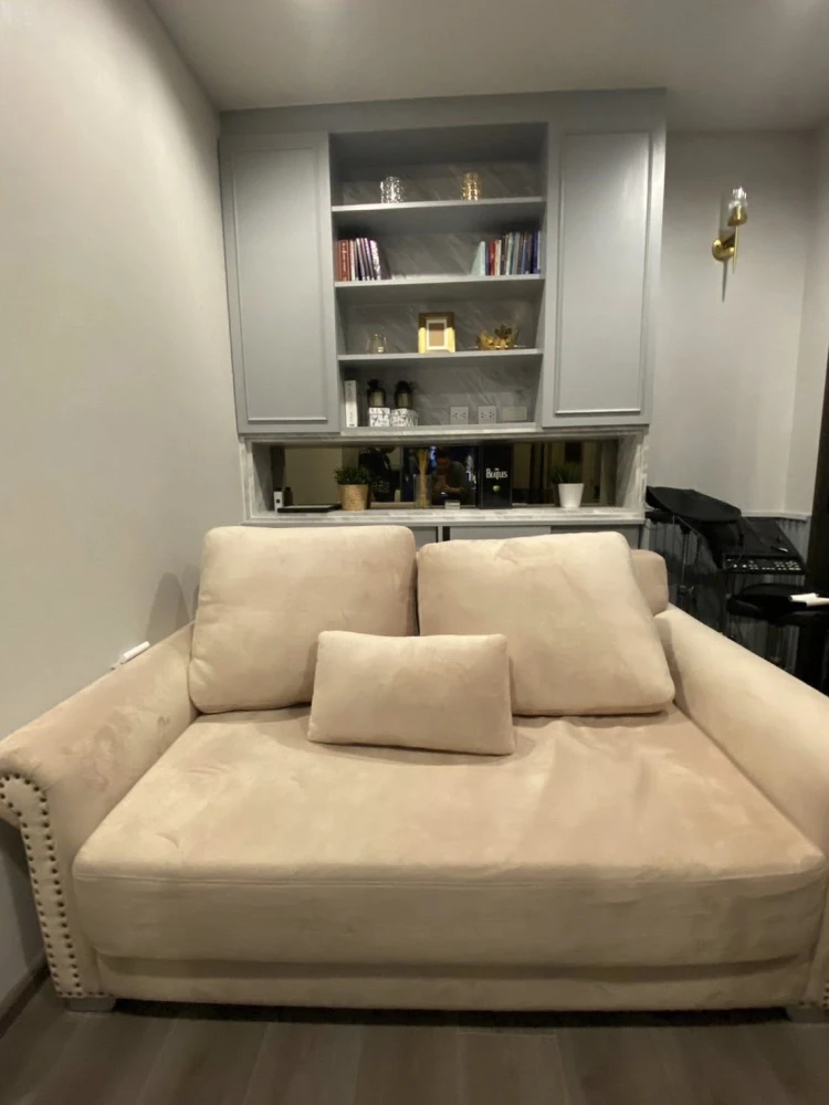 For rent The Politan Aqua, beautifully decorated room, fully built-in, 18th floor, river view, I must say you can't miss it.