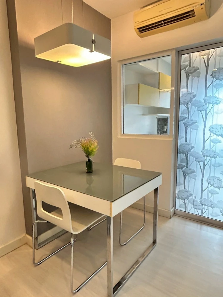 For rent: The Room Rathcada-Ladprao. Spacious room with efficient use of space at an affordable price. Don't miss out!