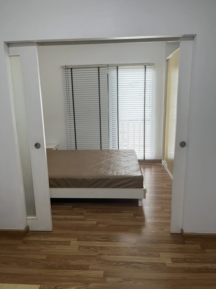 For rent The Seed Chaengwatthana, a well-separated room, a great price, you can't miss it.