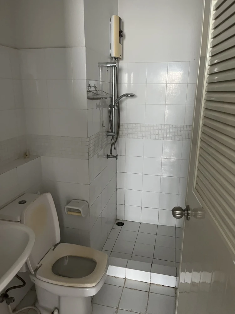 For rent The Seed Chaengwatthana, a well-separated room, a great price, you can't miss it.
