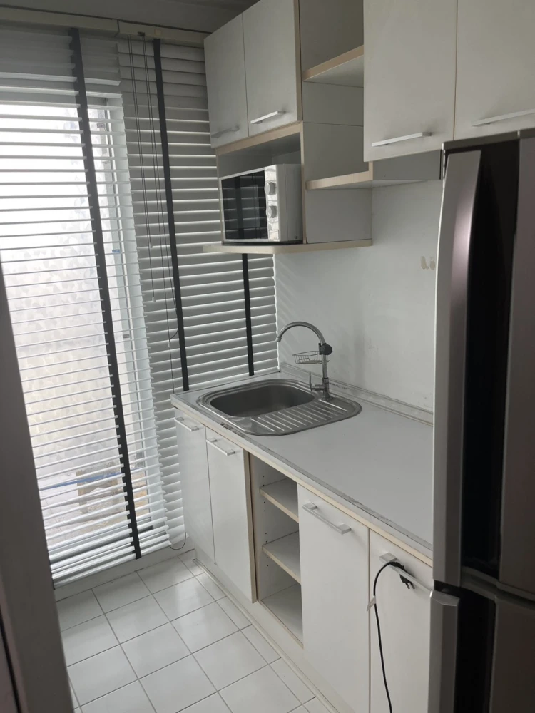 For rent The Seed Chaengwatthana, a well-separated room, a great price, you can't miss it.