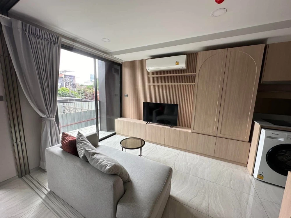 For Rent Walden Asoke, a beautifully decorated room with complete furniture and electrical appliances. If you don't book, you'll regret it later.