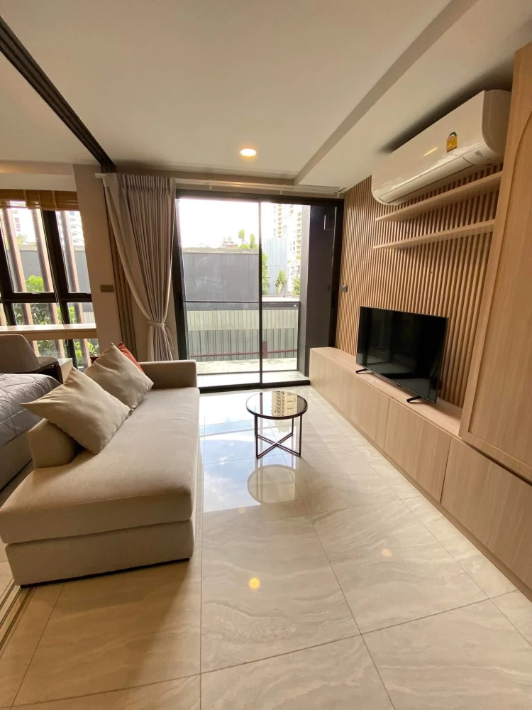 For Rent Walden Asoke, a beautifully decorated room with complete furniture and electrical appliances. If you don't book, you'll regret it later.
