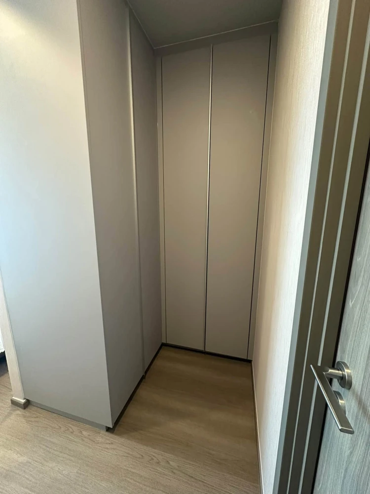 FOR RENT WHIZDOM THE FORESTIAS ห้องแต่งน่าอยู่ พื้นที่ใช้สอยจใุจ ติดวอลเปเปอร์อย่างดี ราคาคุ้ม ย้ายด่วน