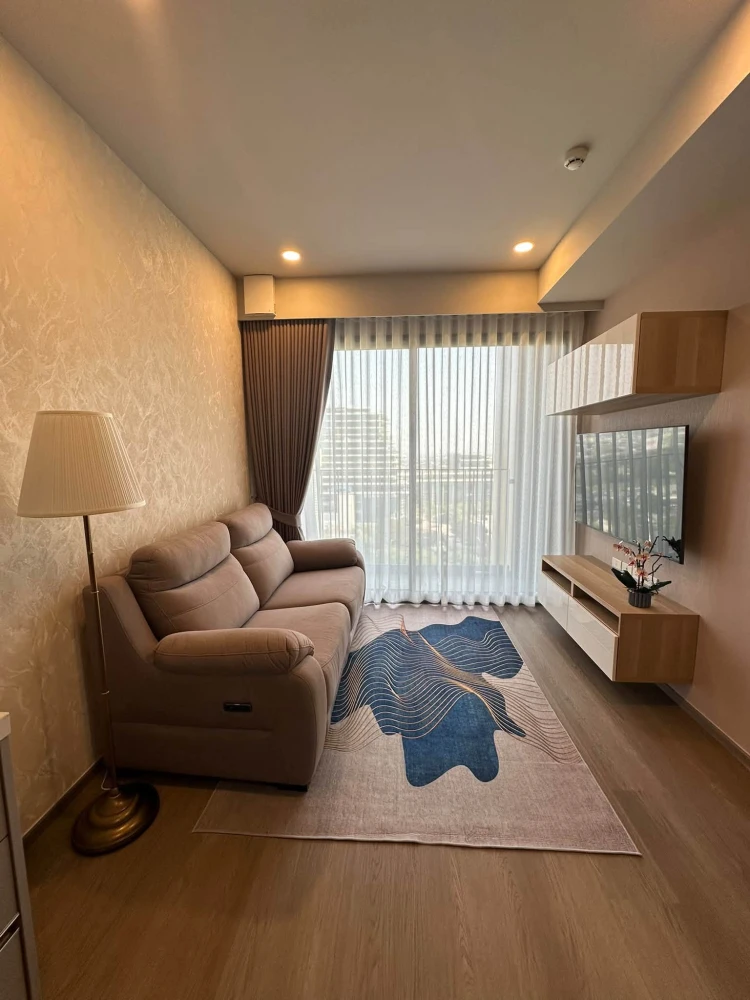 FOR RENT WHIZDOM THE FORESTIAS ห้องแต่งน่าอยู่ พื้นที่ใช้สอยจใุจ ติดวอลเปเปอร์อย่างดี ราคาคุ้ม ย้ายด่วน