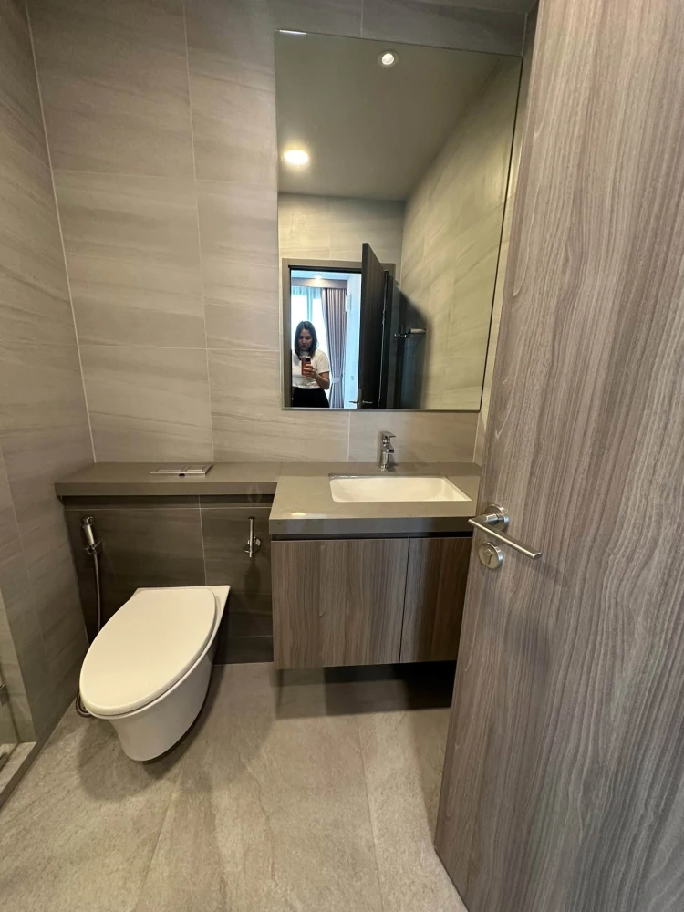 FOR RENT WHIZDOM THE FORESTIAS ห้องแต่งน่าอยู่ พื้นที่ใช้สอยจใุจ ติดวอลเปเปอร์อย่างดี ราคาคุ้ม ย้ายด่วน