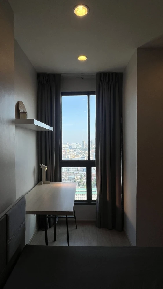 For rent: Ideo Sathorn Thapra condo, ready to move in, 30th floor with high floor view, complete amenities. Book now!