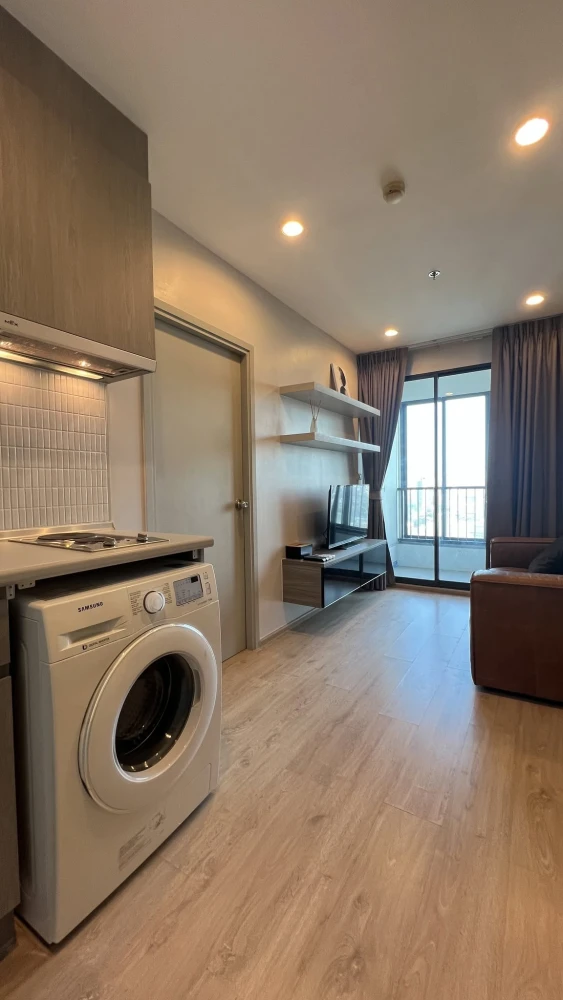 For rent: Ideo Sathorn Thapra condo, ready to move in, 30th floor with high floor view, complete amenities. Book now!