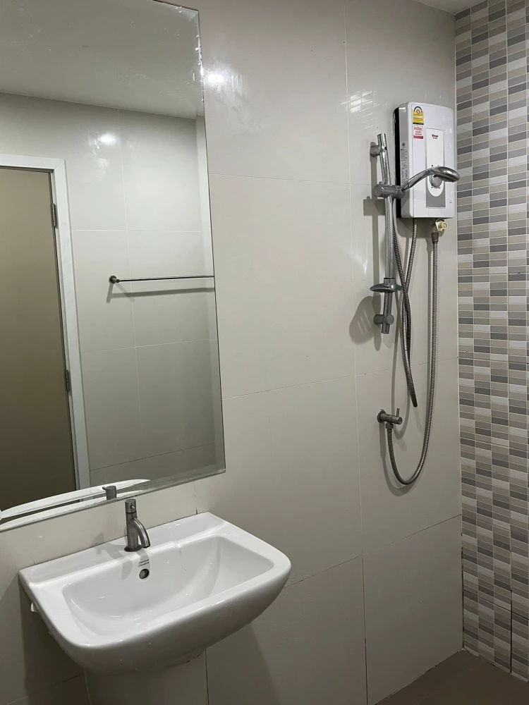 For rent: Lesto Condo Sukhumvit 113. Ready to move in, fully furnished. Book today! Don't miss out!