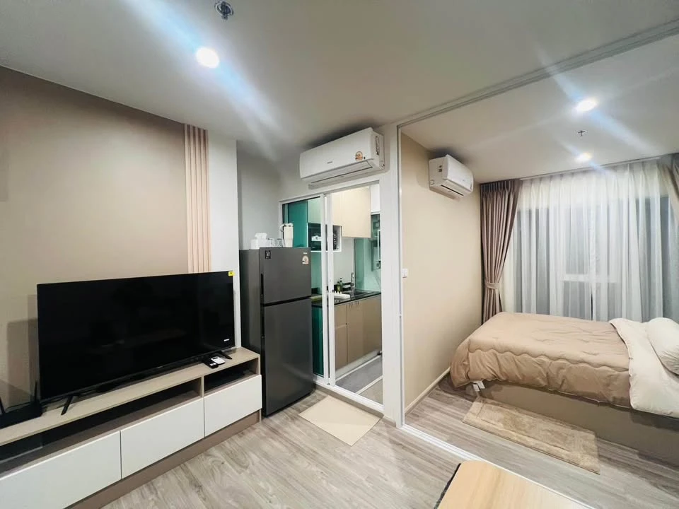 For rent: Regent Home Bangna project. Rooms are partitioned into separate, clearly defined zones. Great value! Book now, don't miss this opportunity!