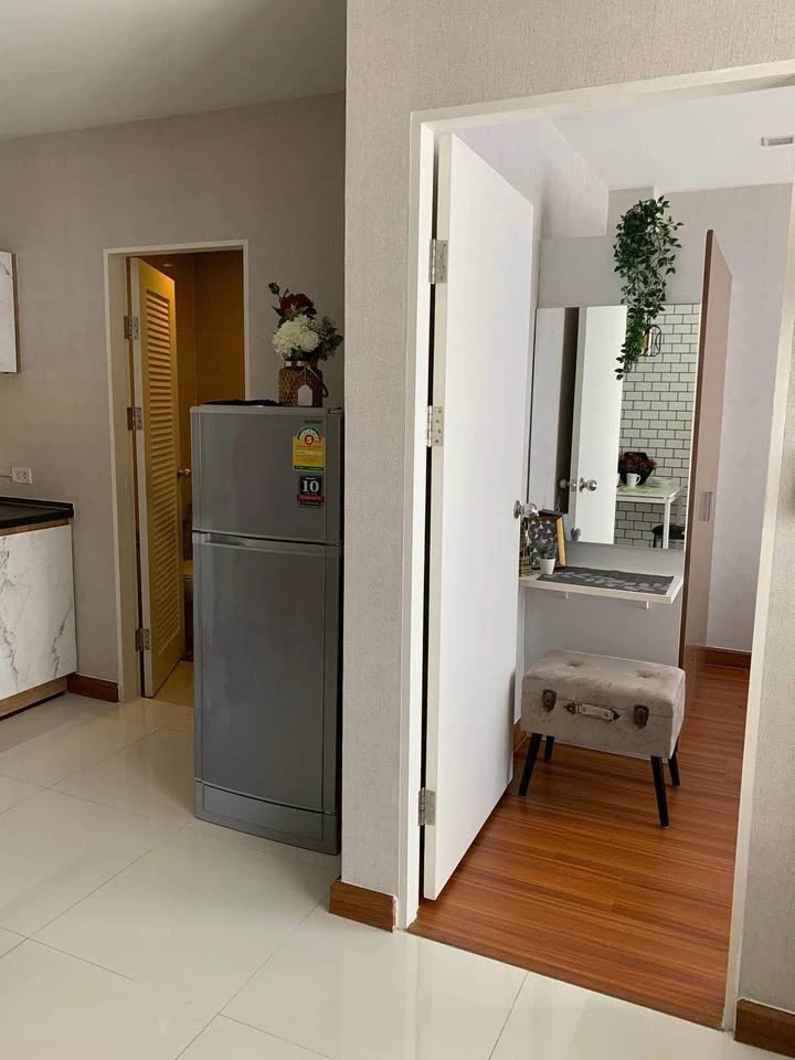 For Sale: Airlink Residence - Romklao. Ready-to-move-in rooms with complete amenities. Book now, don't miss out!
