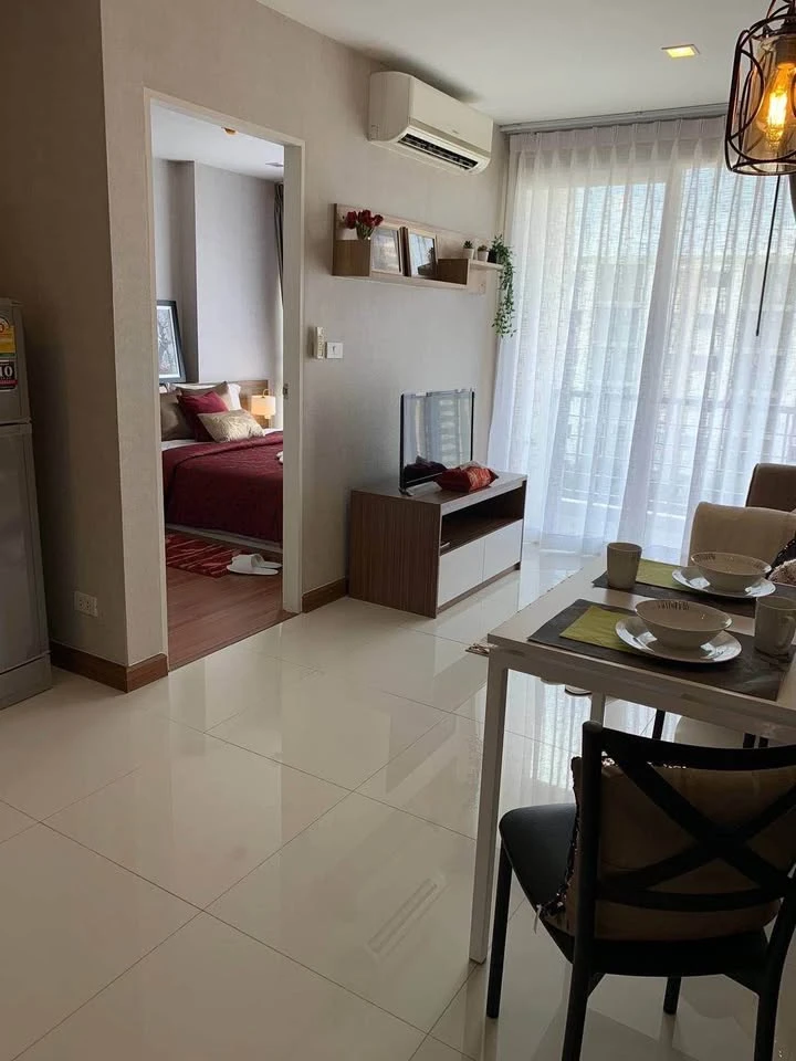 For Sale: Airlink Residence - Romklao. Ready-to-move-in rooms with complete amenities. Book now, don't miss out!