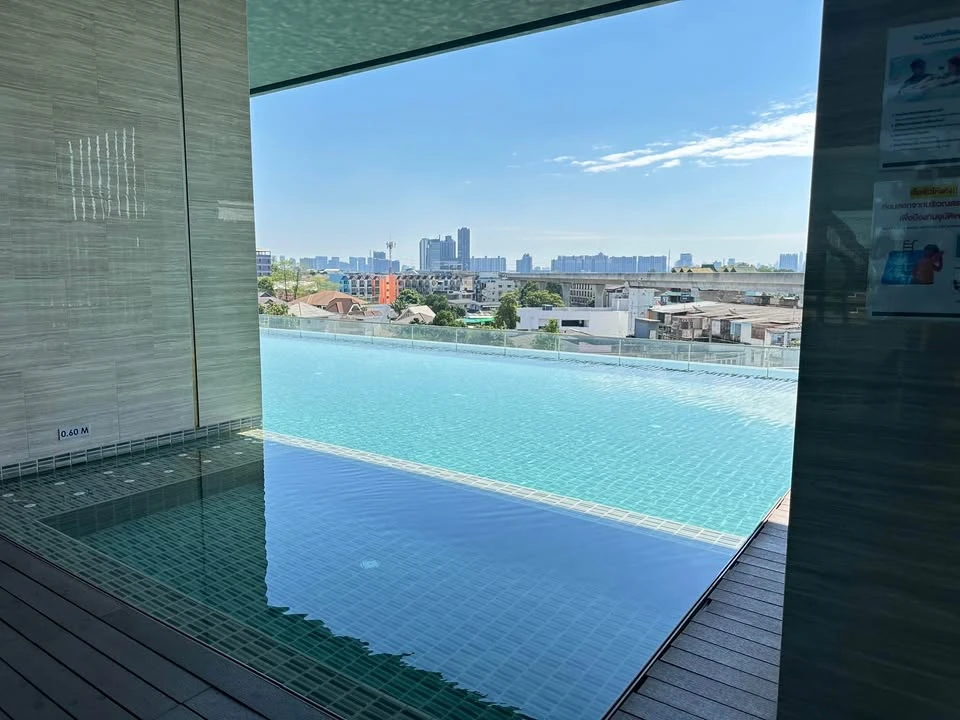 For sale Amber by Eastern Star (Amber Tiwanon) corner room, 18th floor, beautiful view, best price, come and reserve today.