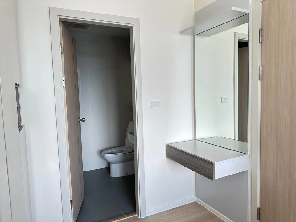 For sale Amber by Eastern Star (Amber Tiwanon) corner room, 18th floor, beautiful view, best price, come and reserve today.
