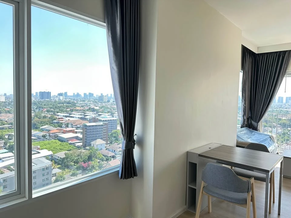 For sale Amber by Eastern Star (Amber Tiwanon) corner room, 18th floor, beautiful view, best price, come and reserve today.