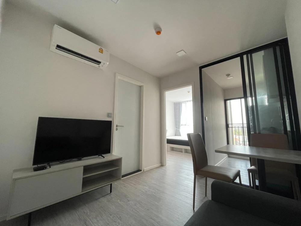 For sale Atmoz Tropicana Bangna, fully furnished room with excellent built-in furniture. Come and own it now.