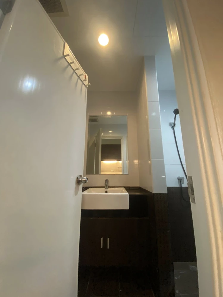 For sale condo Assakarn Place Srinakarin  ห้องพร้อมอยู่ สิ่งอำนวยความสะดวกครบครัน มาแต่ตัวเช้าอยู่ได้เลย