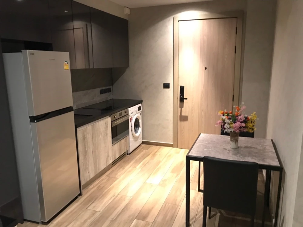 For sale Condo The Loft Asoke ห้องกว้างขวาง มาพร้อมพื้นที่ใช้สอยเยอะ รีบมาจับจองเลย อย่าพลาด