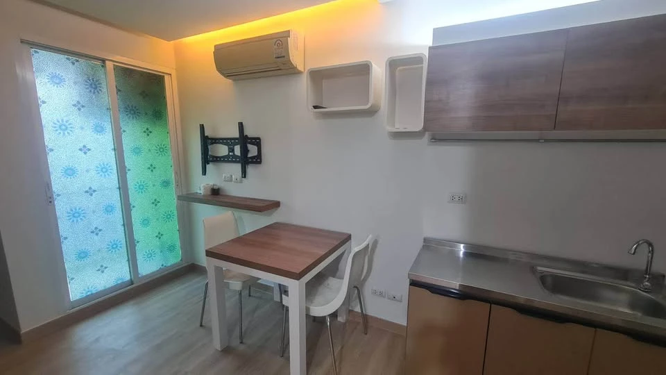 For sale Emerald Residence Ratchada Condominium ห้องสตูดิโอ ชั้น 8 ราคาจับต้องได้ จองเลย