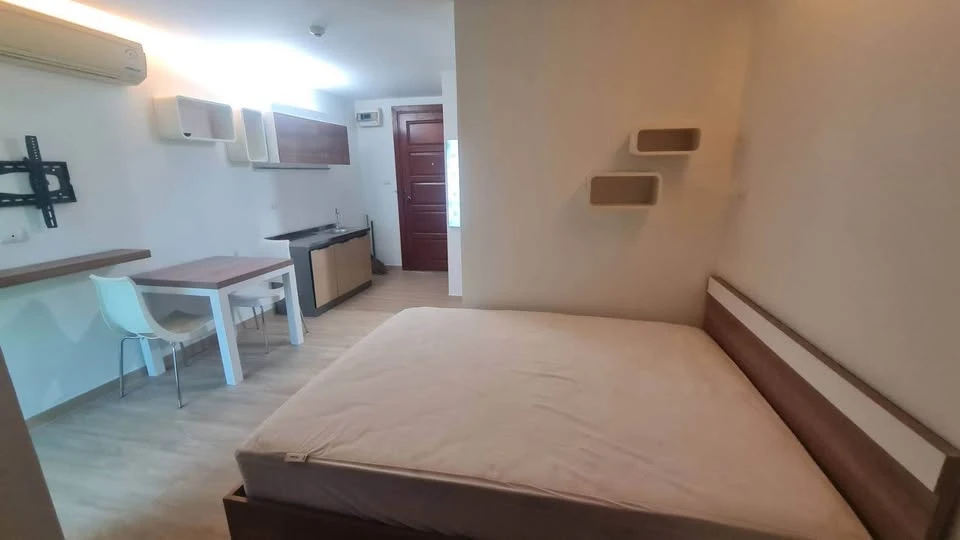 For sale Emerald Residence Ratchada Condominium ห้องสตูดิโอ ชั้น 8 ราคาจับต้องได้ จองเลย
