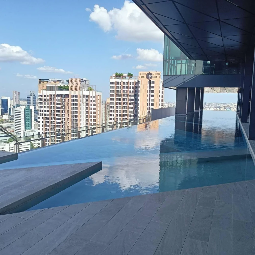 For sale IDEO Phaholyothin - Chatuchak 26th floor, high view, comes with a very good price. Let me tell you, you must not miss it.